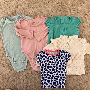 🌟 3 for $12 • Baby top bundle • onesies, t-shirts, fleece hoodie